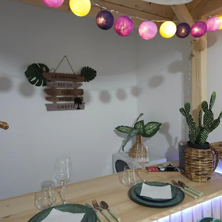 Les De Justine L'ecrin Tropical Bed & Breakfast